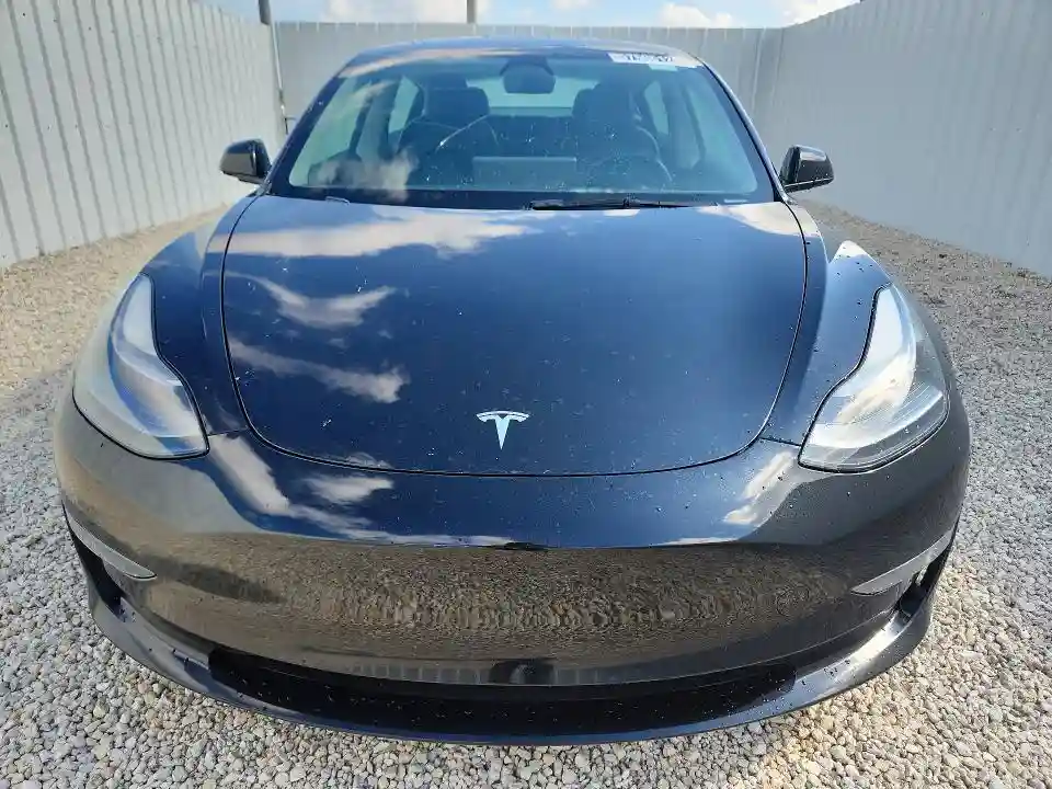 5YJ3E1EA5PF456710 2023 TESLA MODEL 3-4