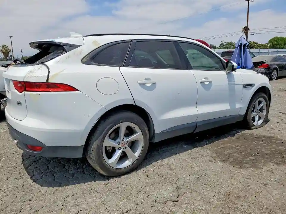 SADCJ2BV9HA493007 2017 JAGUAR F-PACE-2