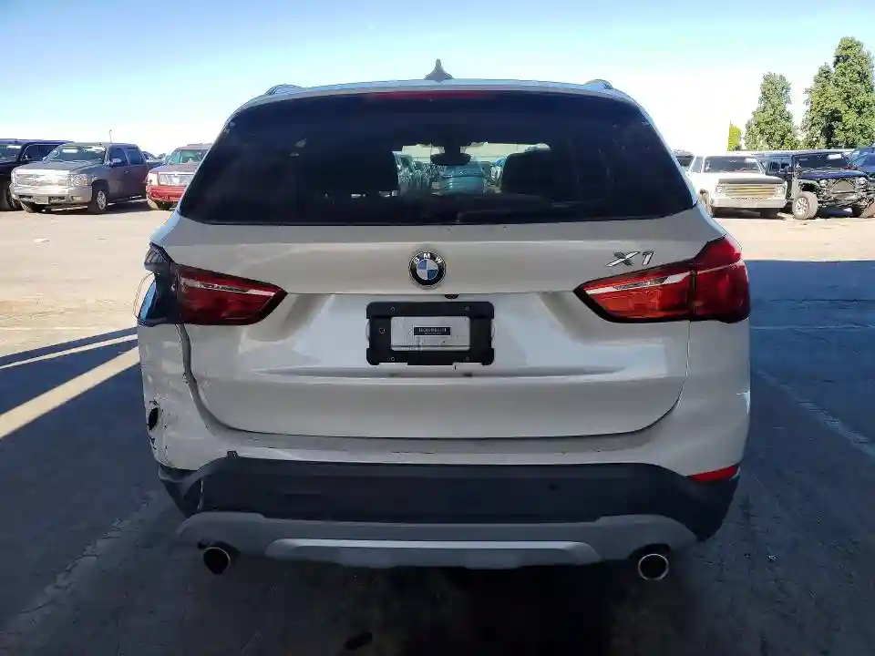 WBXHU7C37J5H40662 2018 BMW X1-5