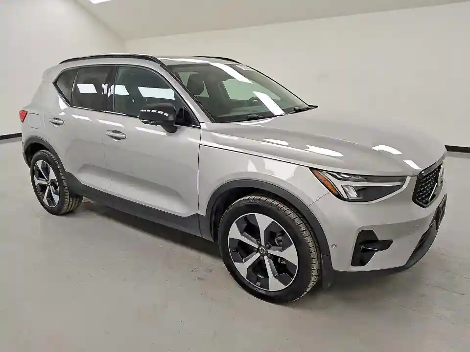YV4L12UC0S2567081 2025 VOLVO XC40 PLUS-3
