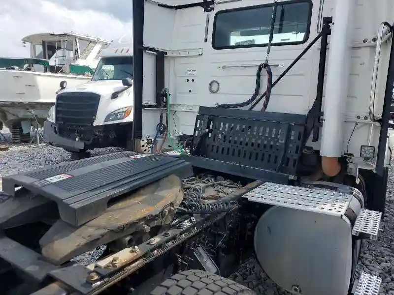 4V4N39TG5HN988048 2017 VOLVO VN-5