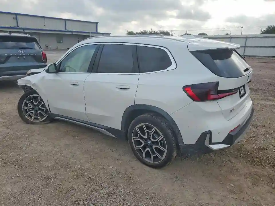 WBX73EF05T5400155 2026 BMW X1-1