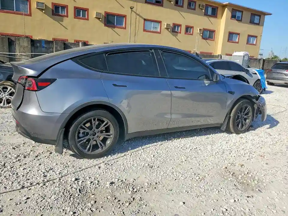 7SAYGDED6SF256667 2025 TESLA MODEL Y-2