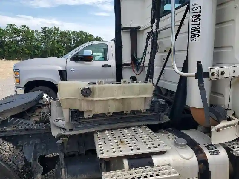 4V4N39TG9HN988022 2017 VOLVO VN-5