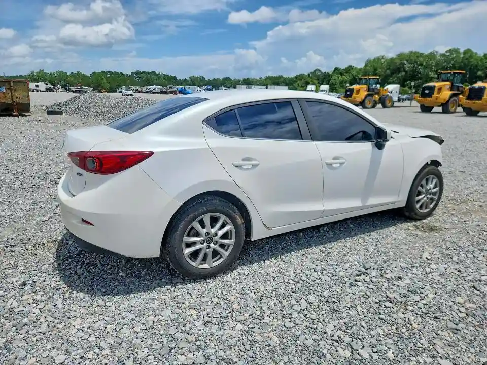 3MZBN1U76JM231388 2018 MAZDA 3-2