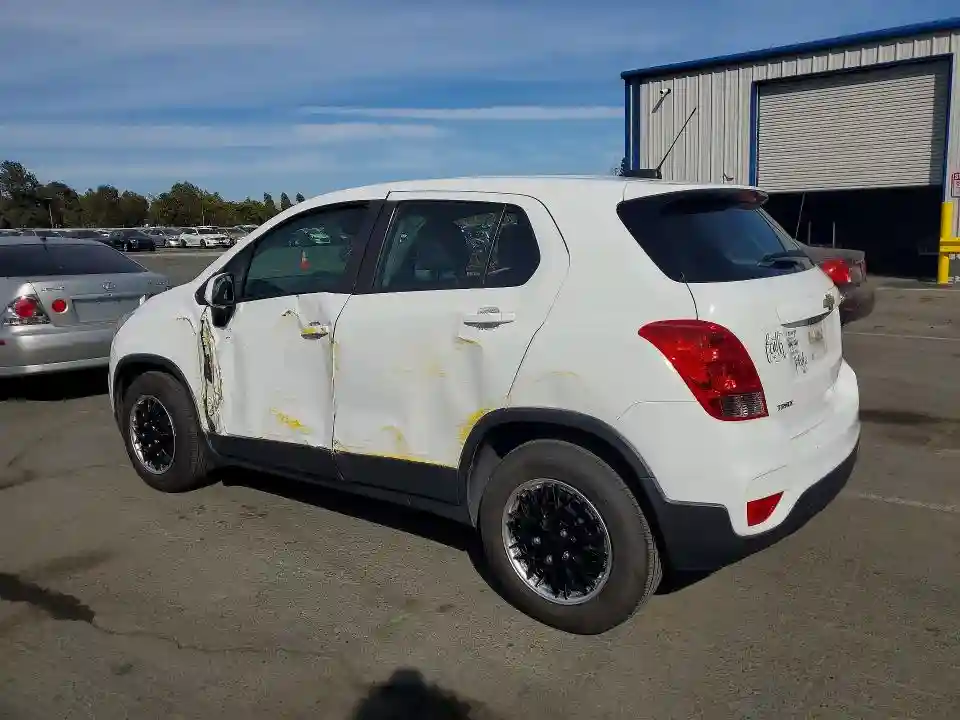 KL7CJKSB8JB723988 2018 CHEVROLET TRAX-1