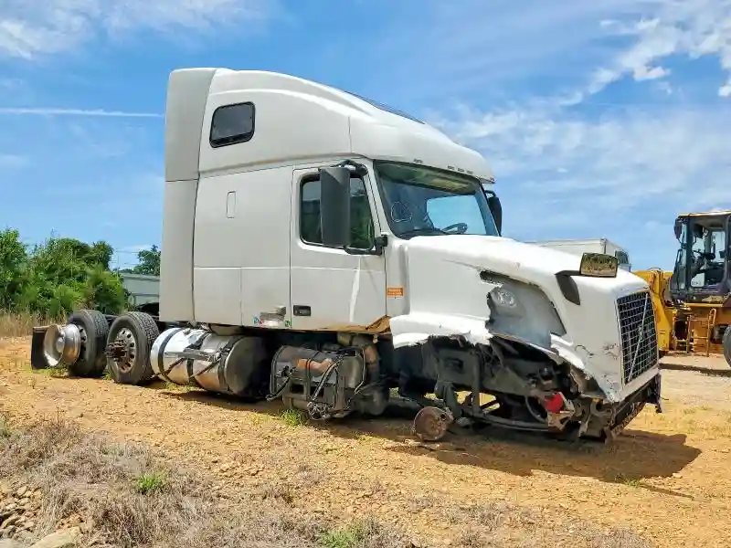 4V4NC9TJ4DN146341 2013 VOLVO VN-0