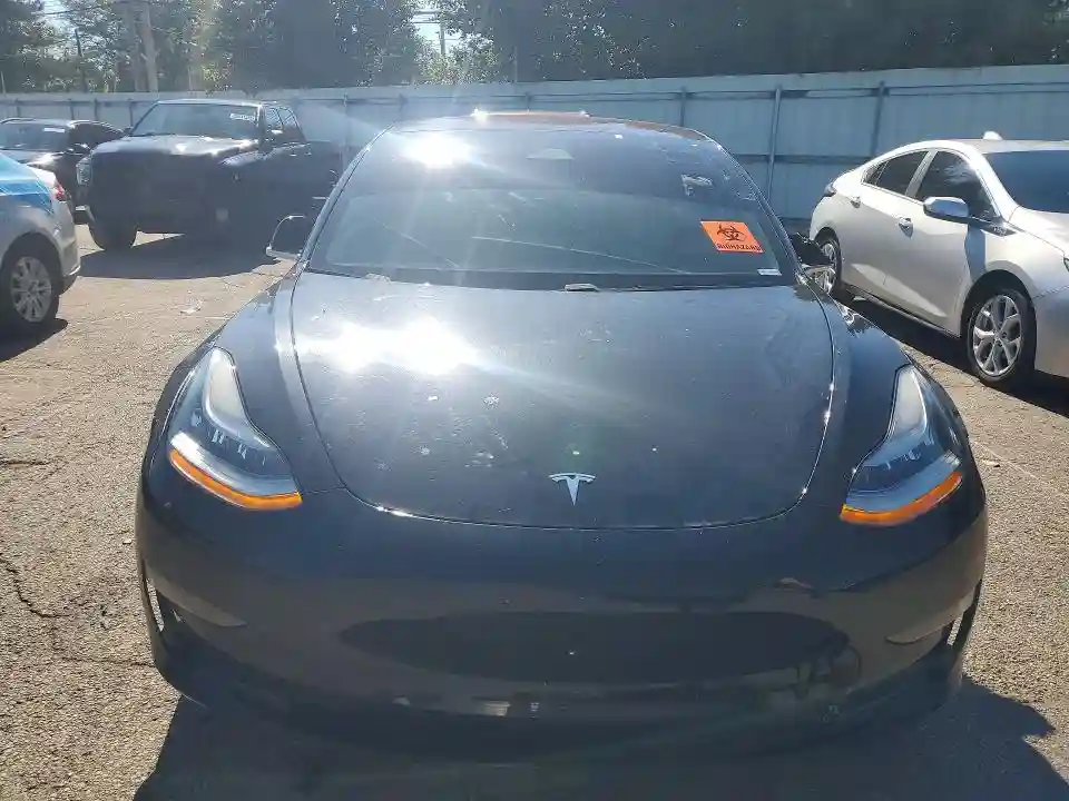 5YJ3E1EA2KF297623 2019 TESLA MODEL 3-4