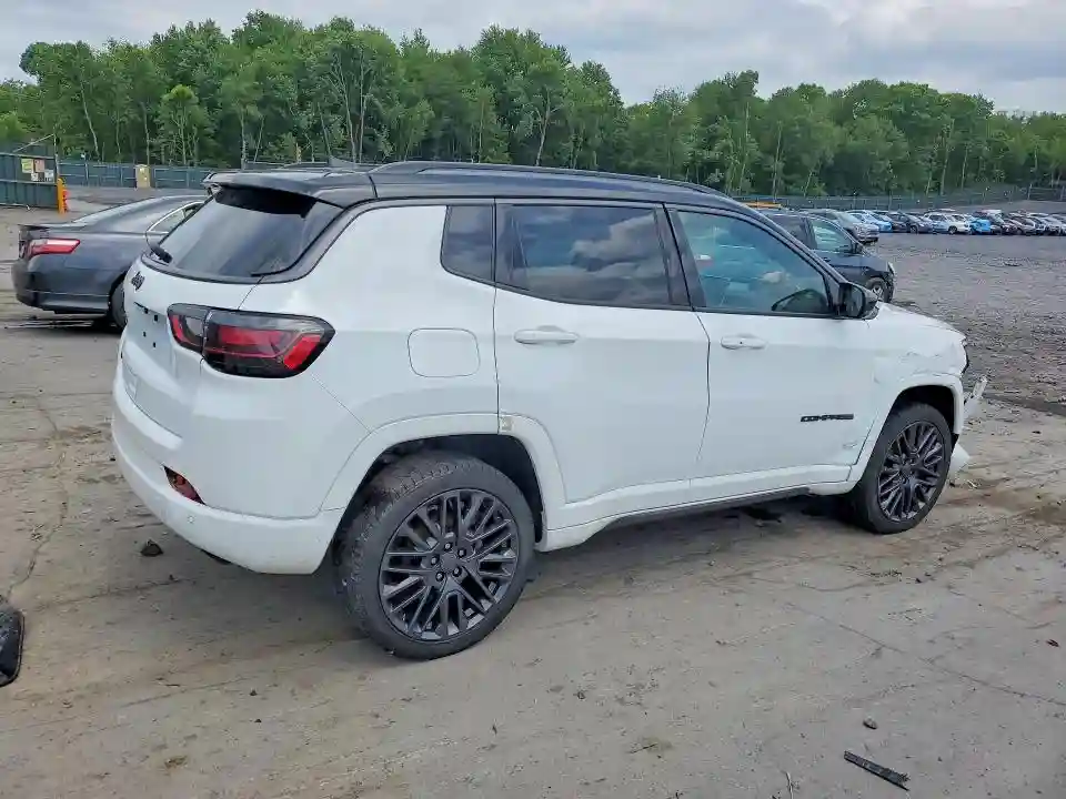 3C4NJDCB5NT115355 2022 JEEP COMPASS-2