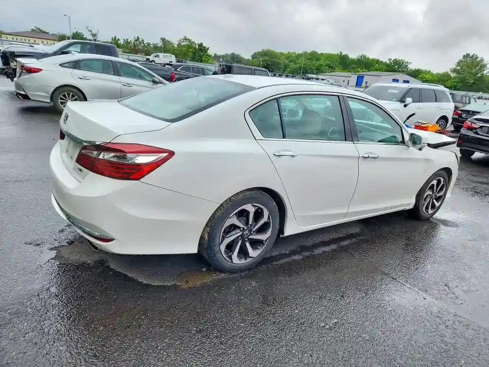 1HGCR3F82HA001630 2017 HONDA ACCORD-2
