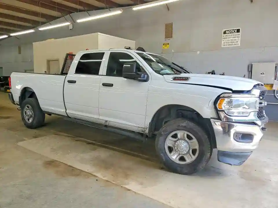 3C63R3GJ7RG128612 2024 RAM 3500-3