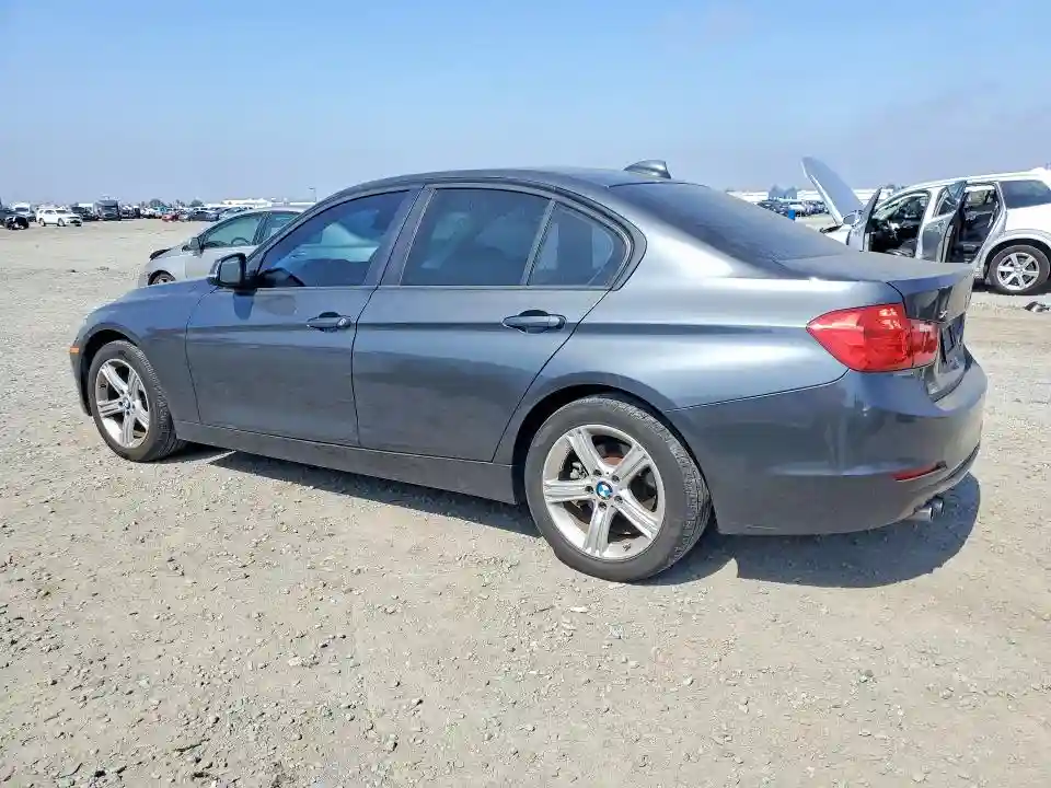 WBA3B5G52ENS08975 2014 BMW 3 SERIES-1