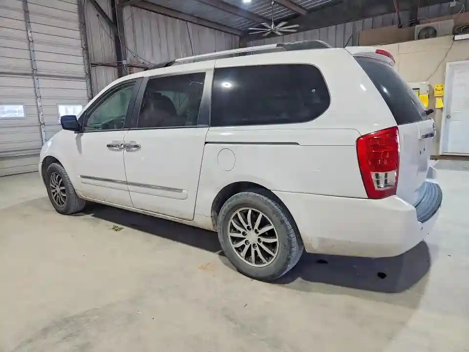 KNDMH4C79C6422134 2012 KIA SEDONA-1