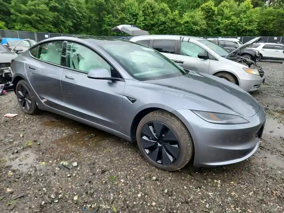 5YJ3E1EB3TF177775 2026 TESLA MODEL 3-3