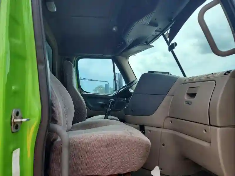 1FUJGBDV3FLGE8979 2015 FREIGHTLINER ALL OTHER-4