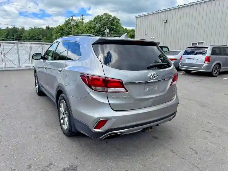 KM8SMDHF7JU271060 2018 HYUNDAI SANTA FE-1