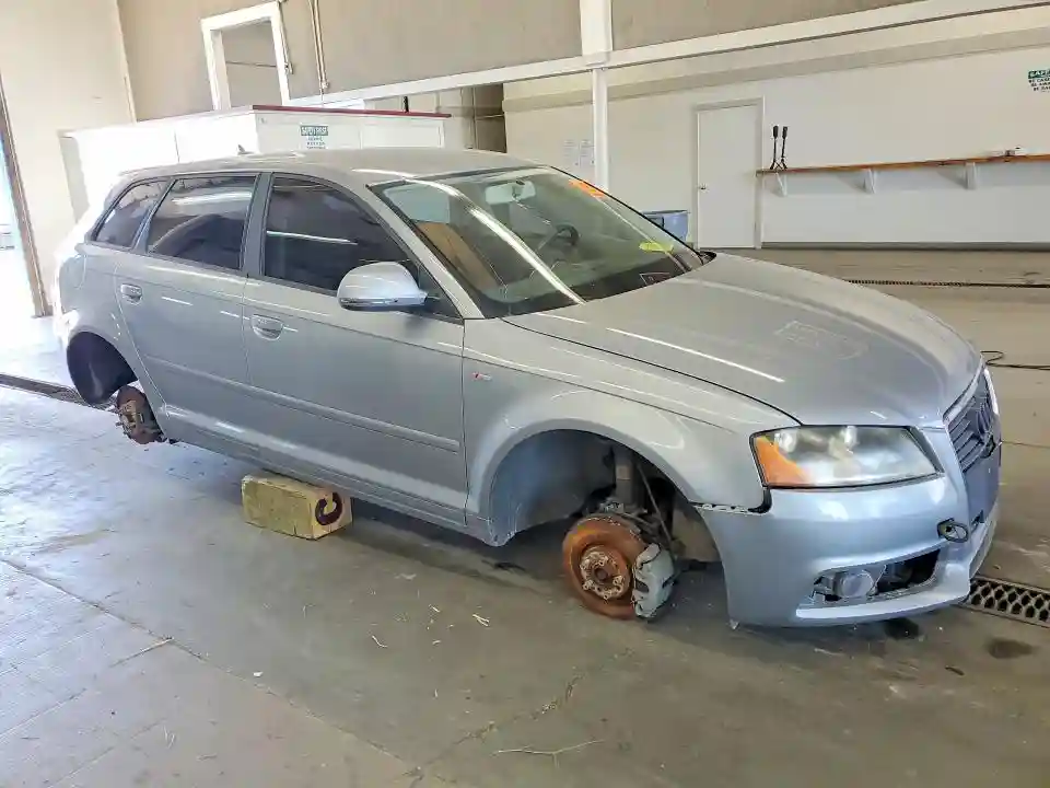 WAUBEBFM8AA106625 2010 AUDI A3-3