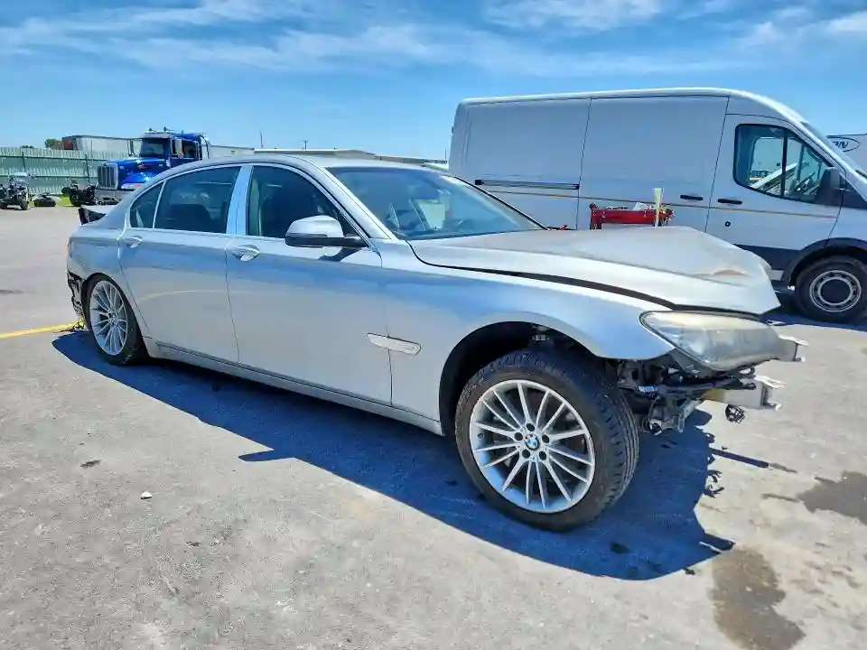 WBAYF8C58DD141062 2013 BMW 7 SERIES-3