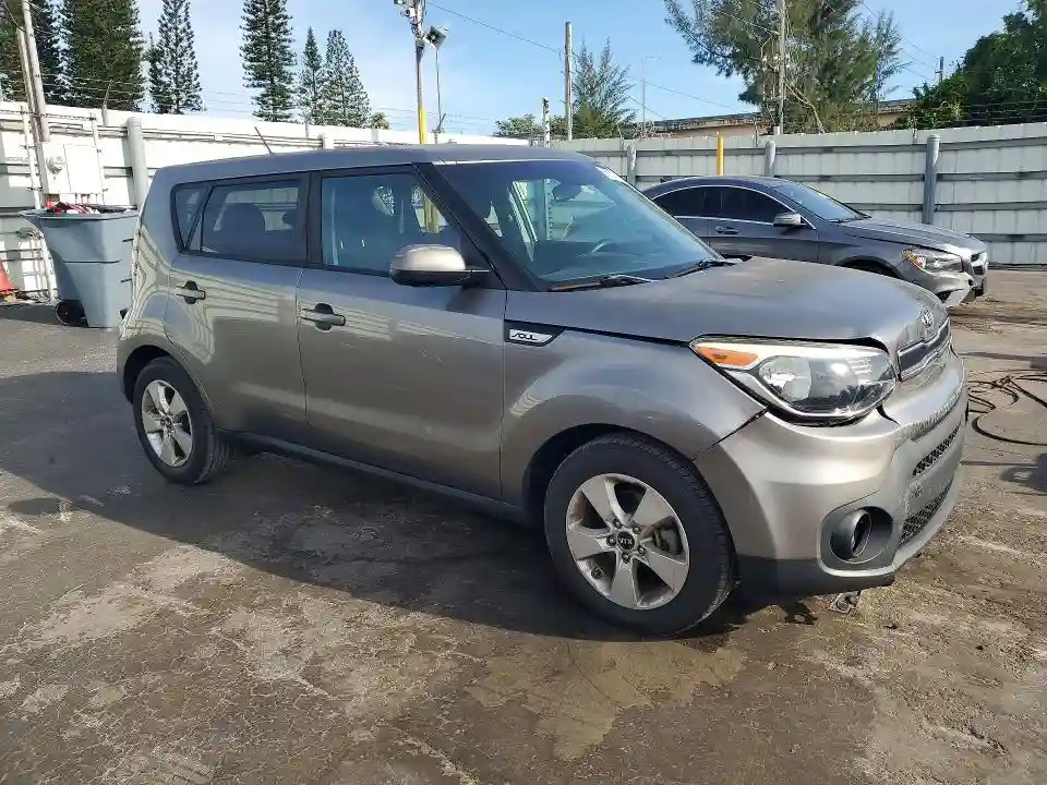 KNDJN2A29J7505044 2018 KIA SOUL-3