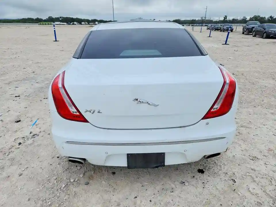 SAJWA2GB9CLV28974 2012 JAGUAR XJ-5