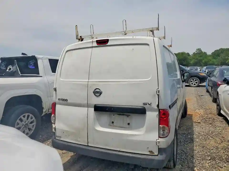 3N6CM0KN0FK717877 2015 NISSAN NV200 SV-5