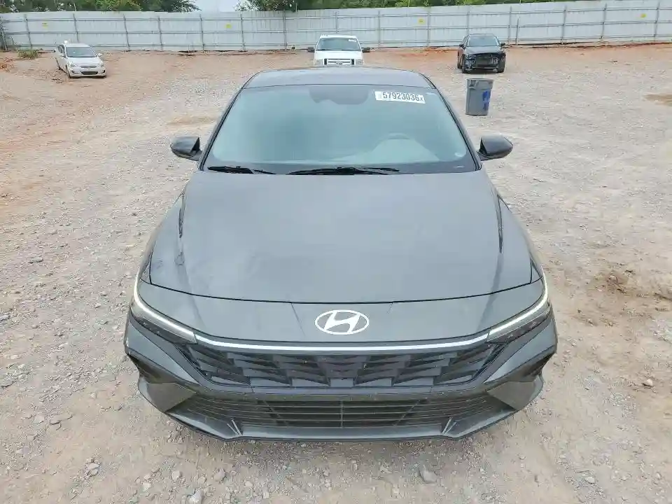 KMHLM4DG5SU985094 2025 HYUNDAI ELANTRA-4