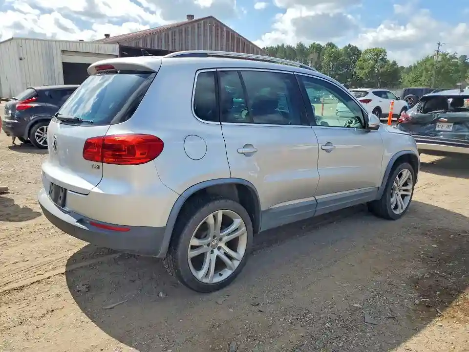WVGAV7AX9GW554280 2016 VOLKSWAGEN TIGUAN-2