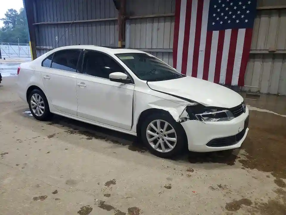 3VWDX7AJ6DM373024 2013 VOLKSWAGEN JETTA-3