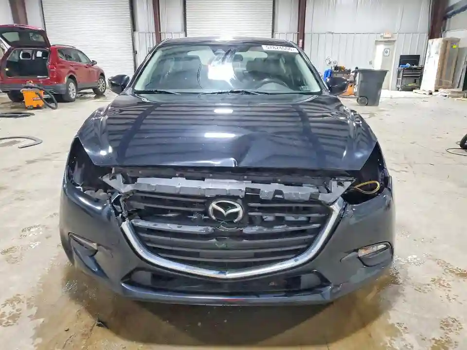 3MZBN1U74JM192817 2018 MAZDA 3-4