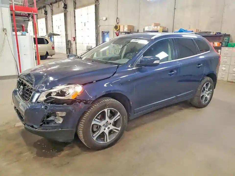 YV4902DZ3D2461812 2013 VOLVO XC60-0