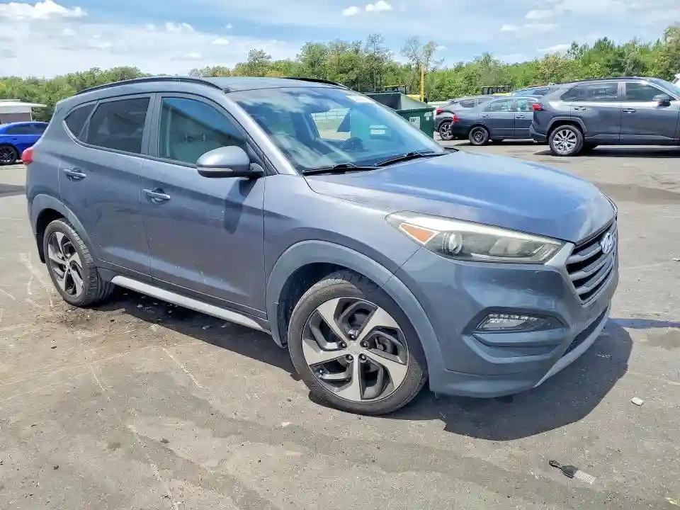 KM8J33A26HU575443 2017 HYUNDAI TUCSON-3