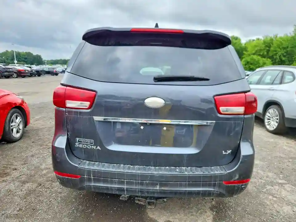 KNDMB5C19J6395775 2018 KIA SEDONA-5
