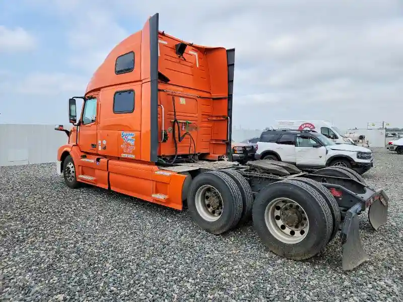 4V4NC9EHXGN957379 2016 VOLVO ALL MODELS-2