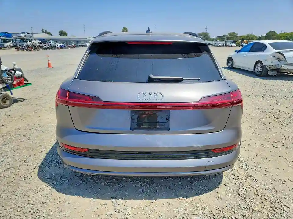 WA1AAAGE6MB024641 2021 AUDI E-TRON-5