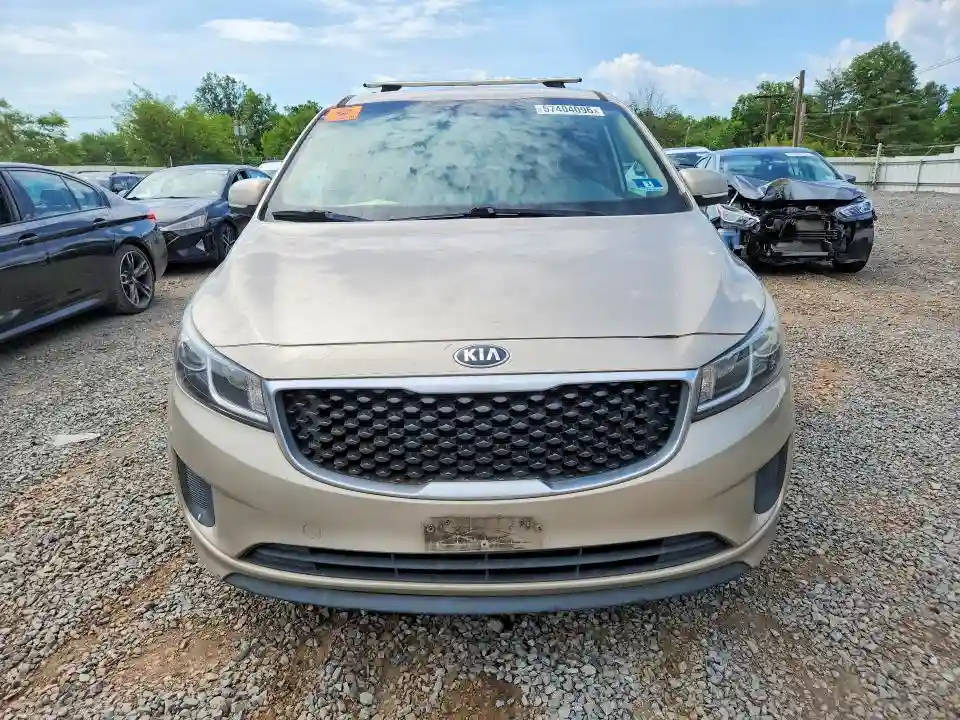 KNDMB5C11G6125240 2016 KIA SEDONA-4