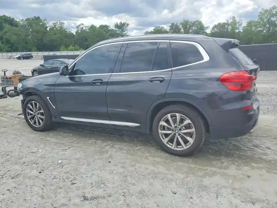 5UXTR7C53KLE97647 2019 BMW X3-1