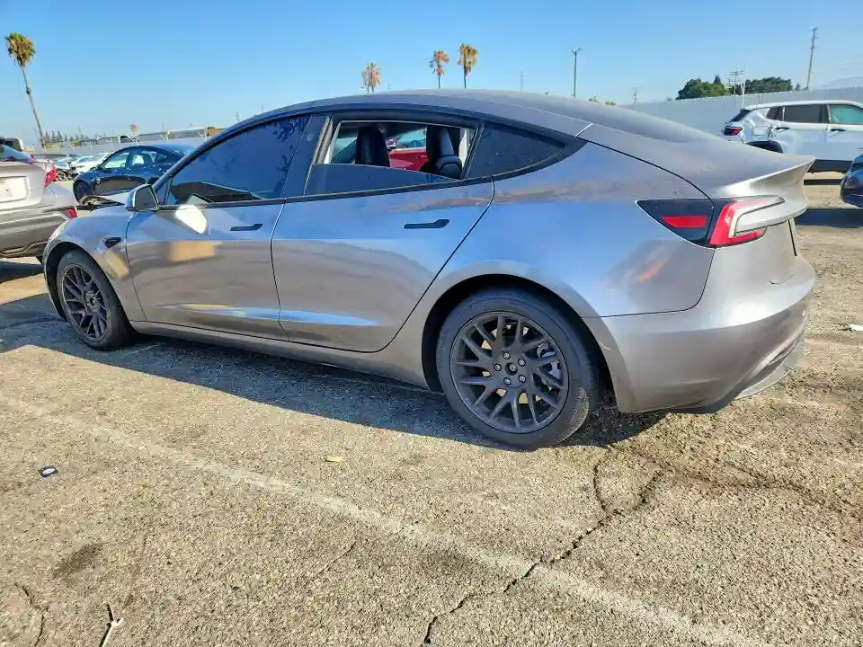 5YJ3E1EB4SF011022 2025 TESLA MODEL 3-1