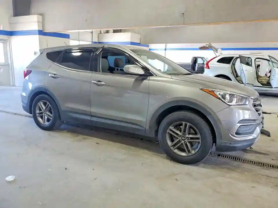 5NMZT3LB3JH103282 2018 HYUNDAI SANTA FE-3