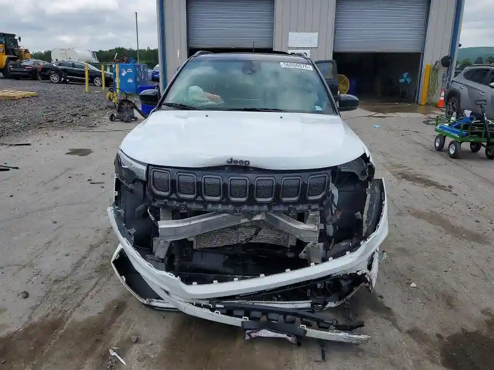 3C4NJDCB5NT115355 2022 JEEP COMPASS-4