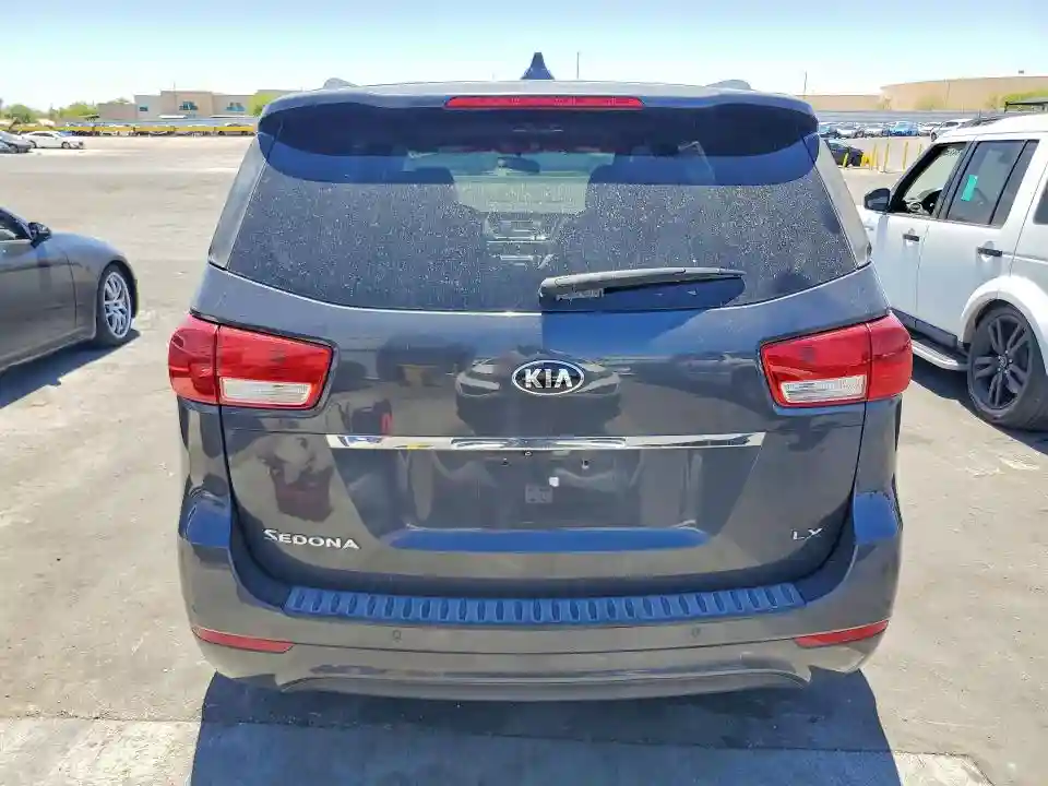 KNDMB5C12G6089302 2016 KIA SEDONA-5