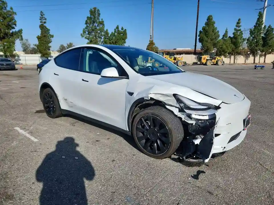 7SAYGDEE2NF439349 2022 TESLA MODEL Y-3