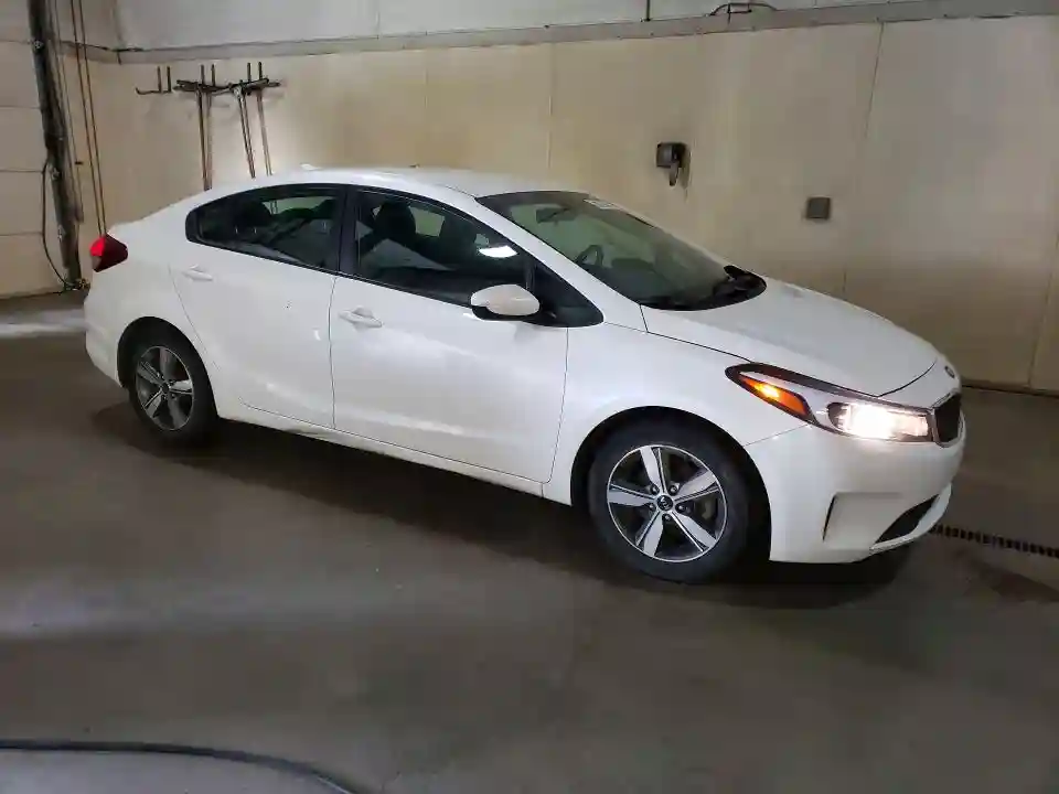 3KPFL4A77JE235394 2018 KIA FORTE-3