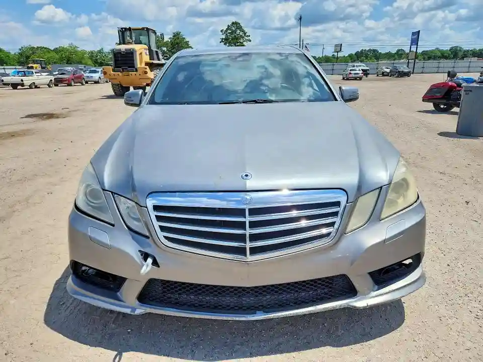 WDDHF5GB9AA167626 2010 MERCEDES-BENZ E-CLASS-4