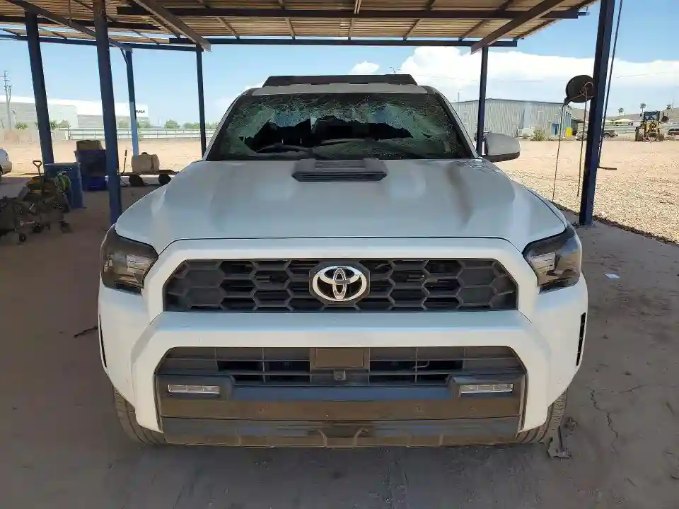 JTEVA5BR5S5049658 2025 TOYOTA 4RUNNER-4