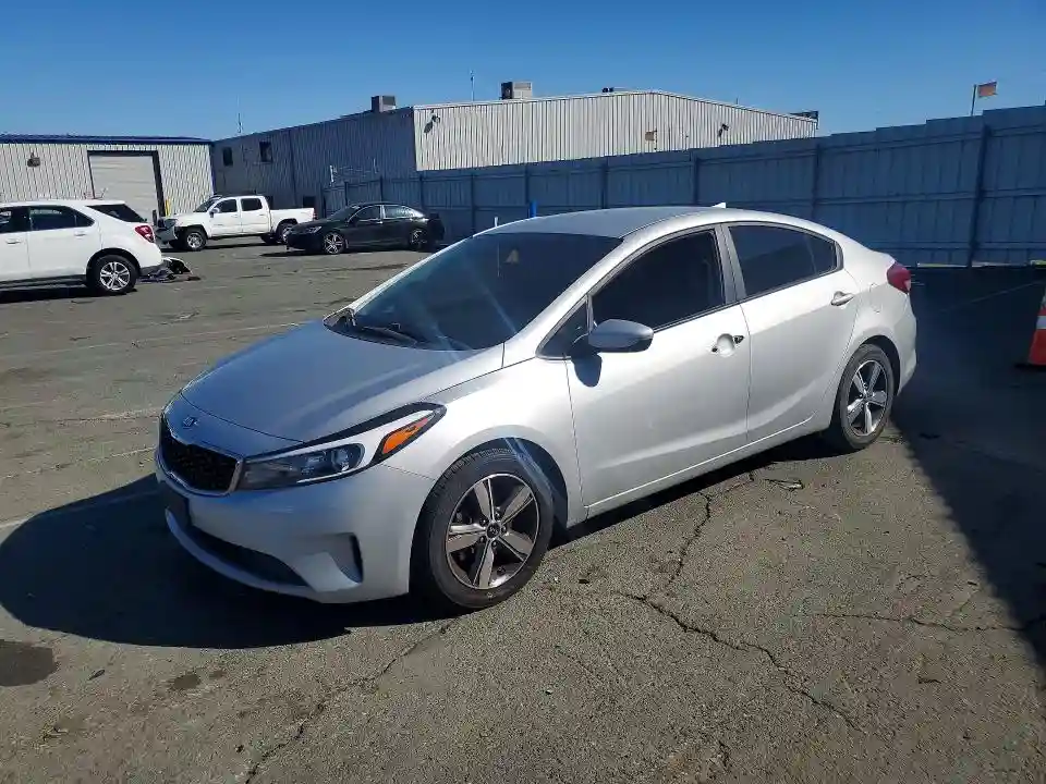 3KPFL4A79JE178115 2018 KIA FORTE-0