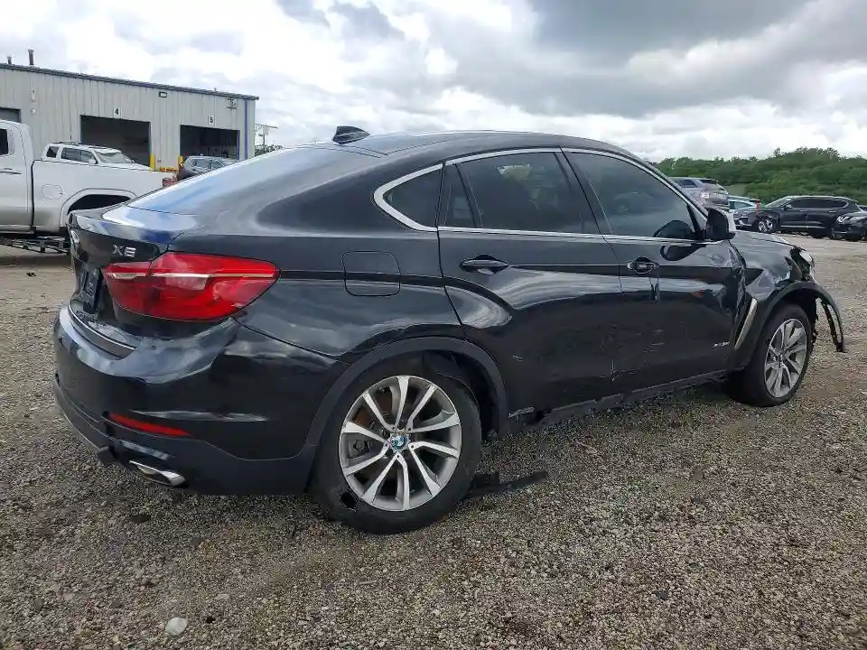 5UXKU2C5XJ0X48237 2018 BMW X6-2