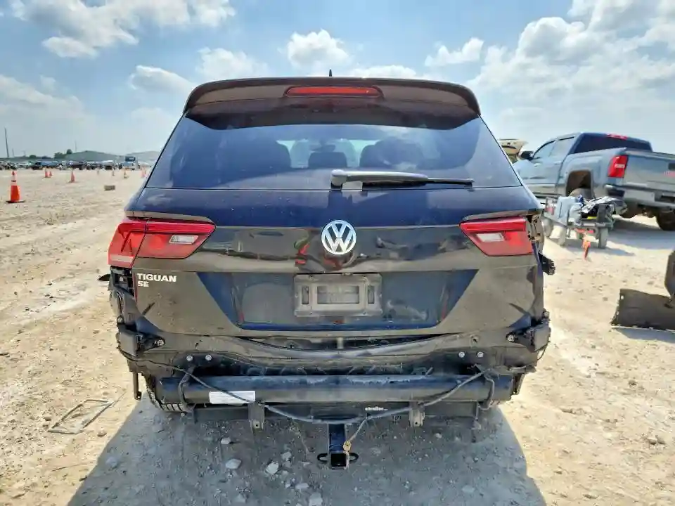 3VV3B7AXXKM085233 2019 VOLKSWAGEN TIGUAN-5