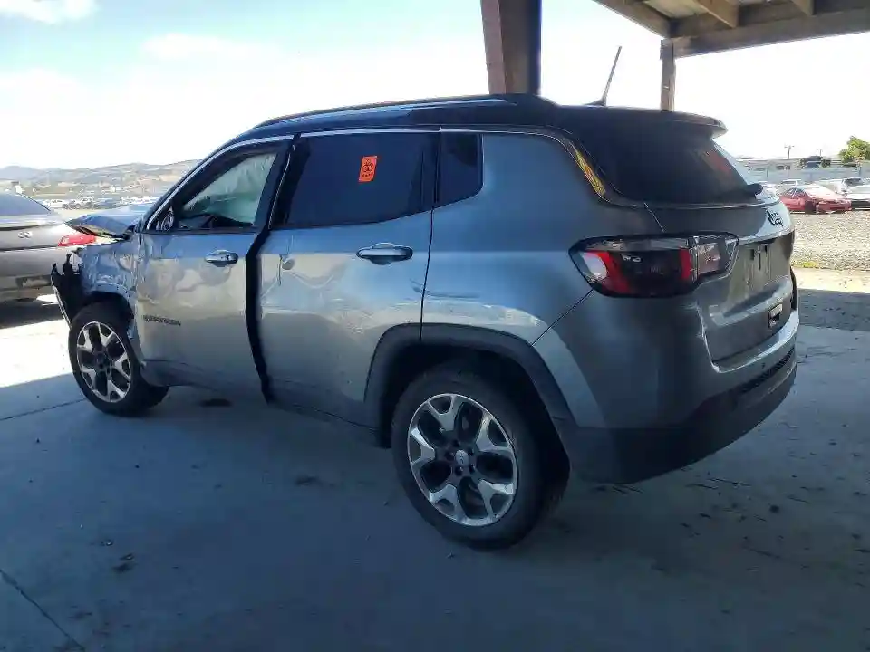 3C4NJCCB5JT257080 2018 JEEP COMPASS-1