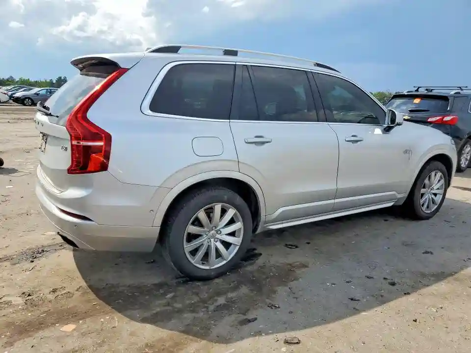 YV4A22PK3J1325851 2018 VOLVO XC90-2