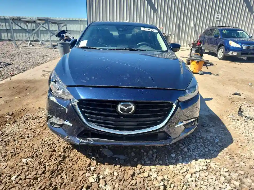 3MZBN1W32JM210791 2018 MAZDA 3-4